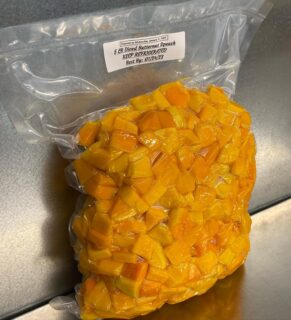 A few products for our foodservice customers. Many different sizes available on each and every product in bags and trays! Inquire within for custom projects.
🥦
🥬
🥒
🥕
🍊
🍋
🍠
🥔
#foodservice #produce #food #restaurants #kitchens #maricopacounty #az #arizona #scottsdale #peoria #phoenix #mesa #chandler #goodyear #surprise #glendale #wholesale #produce #fruit #vegetables